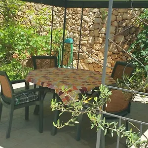 apartments-biserka.hotels-in-trogir.com/